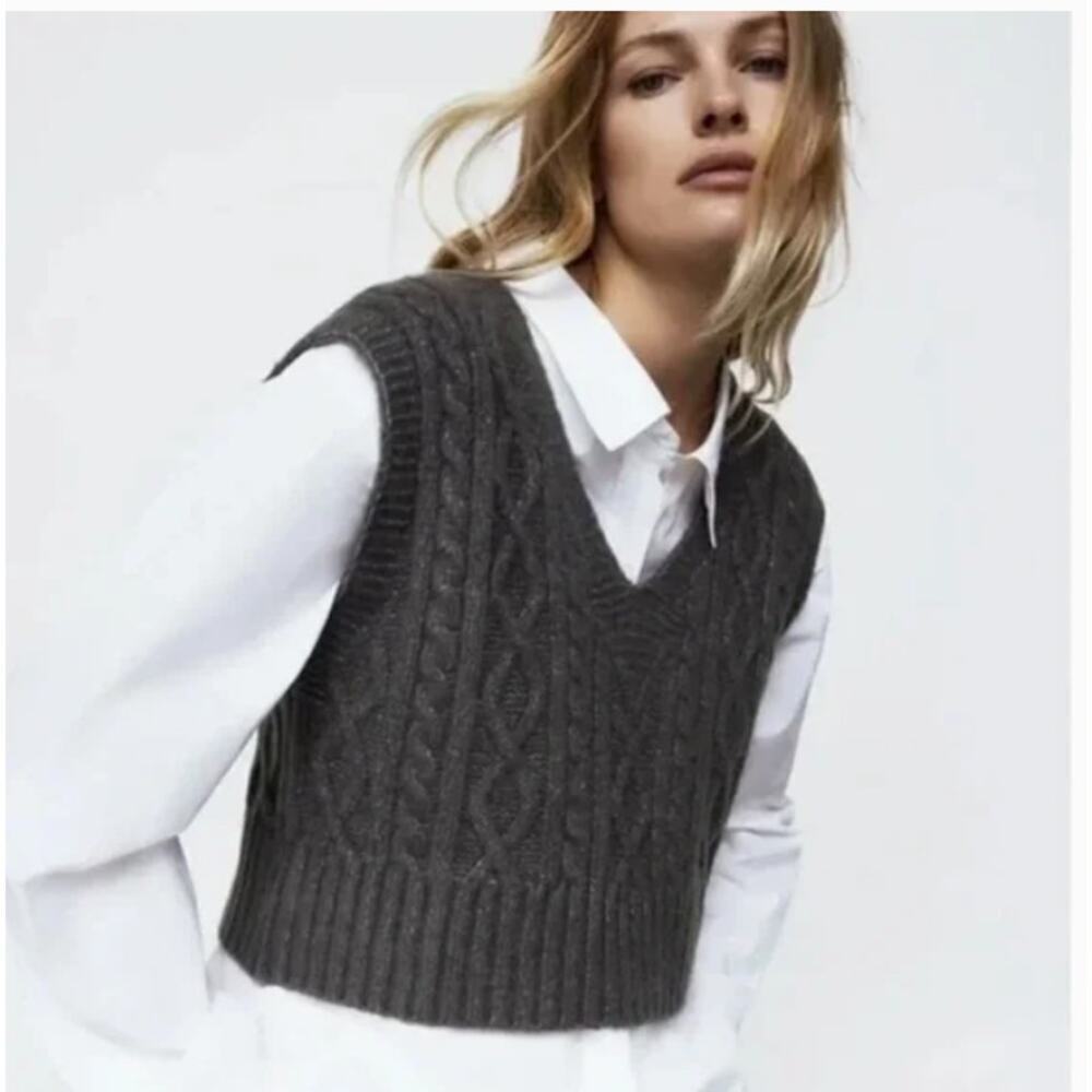 Chic Zara Gray Cable Knit Vest - Women's Size M - Excellent